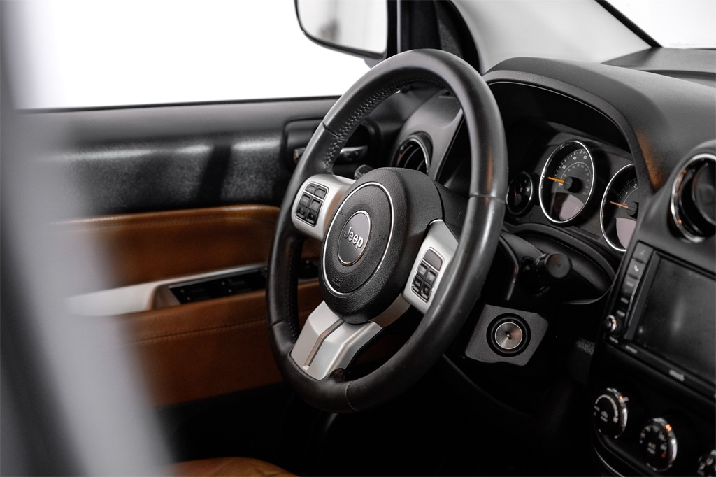 Vehicle image 25 of 56