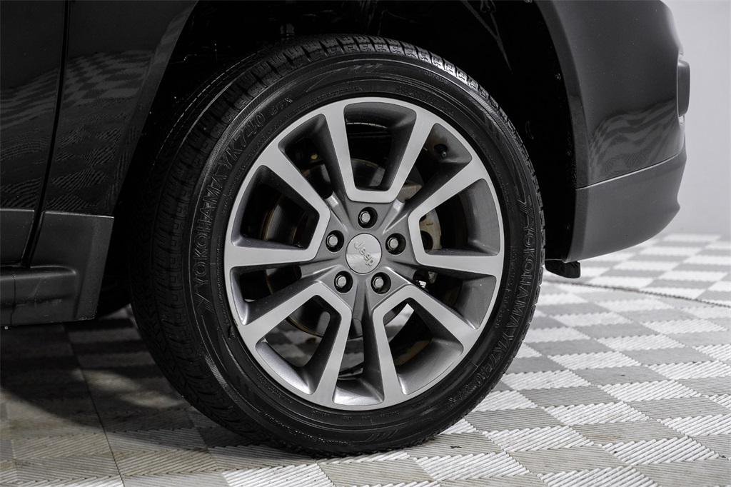 Vehicle image 14 of 56
