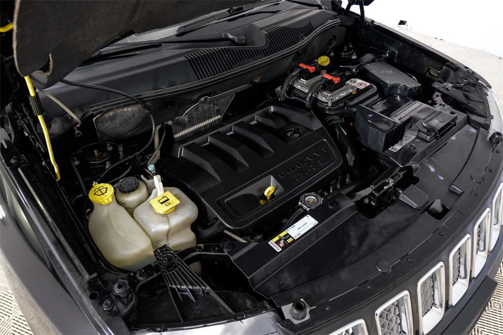 Vehicle image 10 of 56