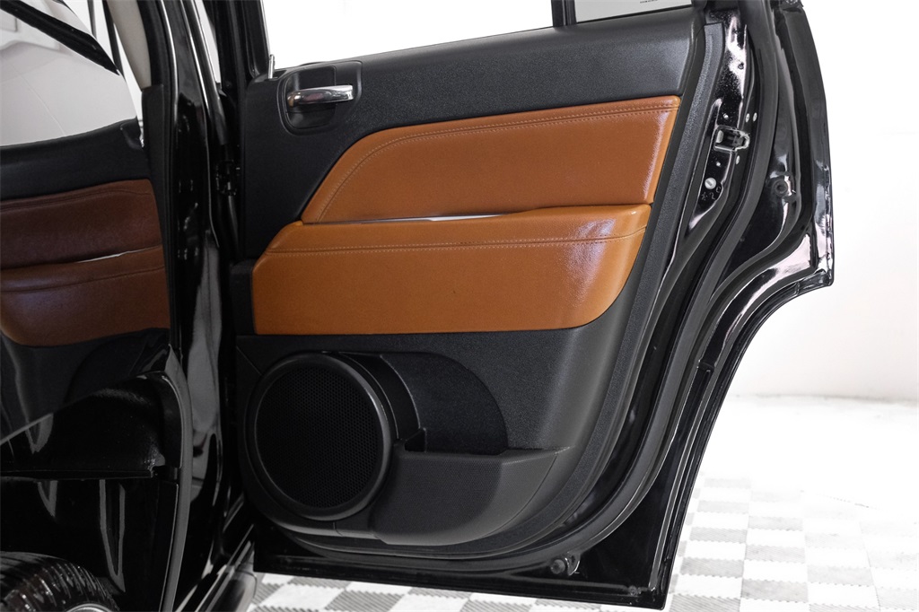 Vehicle image 47 of 56