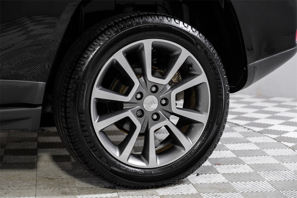 Vehicle image 11 of 56
