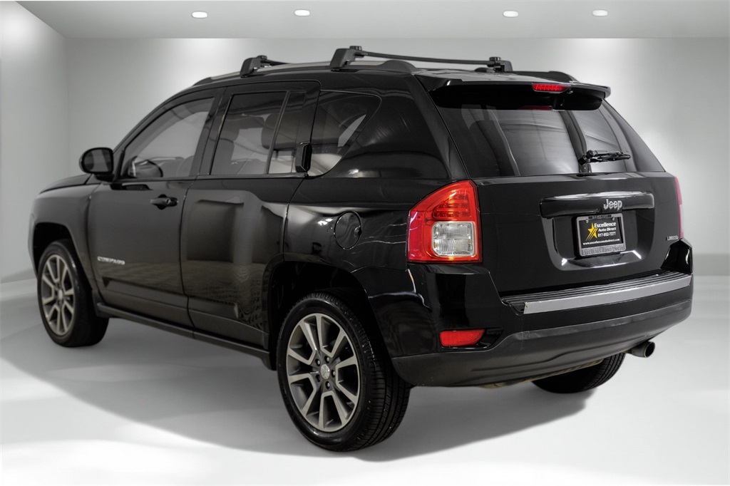 Vehicle image 7 of 56