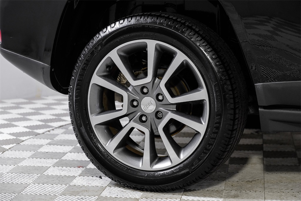 Vehicle image 13 of 56