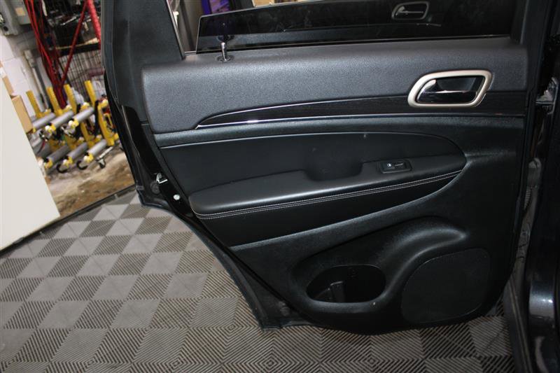 Vehicle image 31 of 32