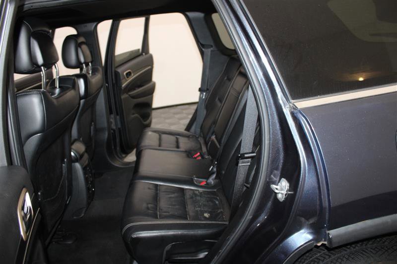 Vehicle image 18 of 32
