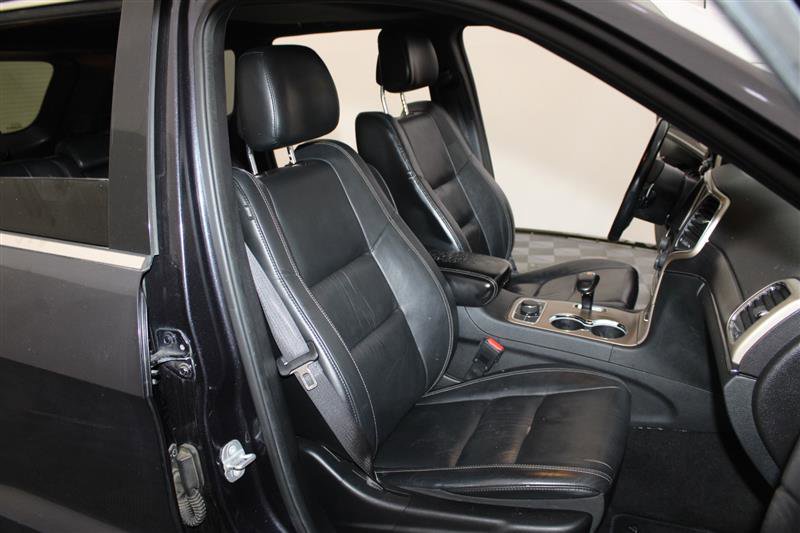 Vehicle image 13 of 32