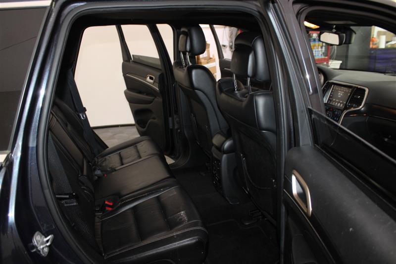 Vehicle image 15 of 32