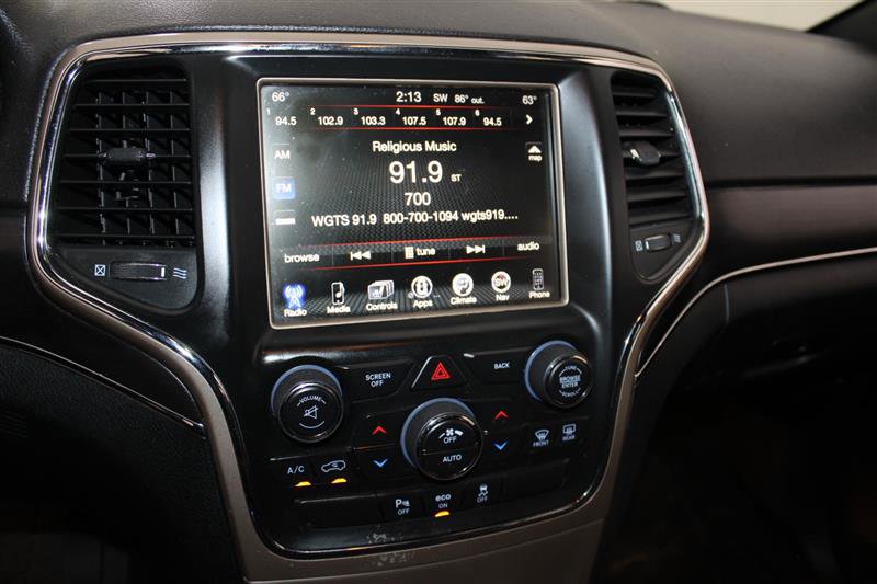 Vehicle image 24 of 32