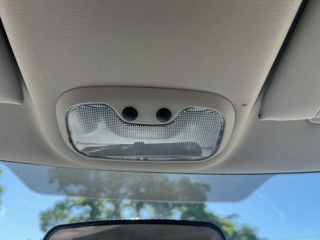 Vehicle image 23 of 25