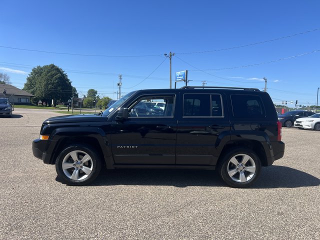 Vehicle image 8 of 25