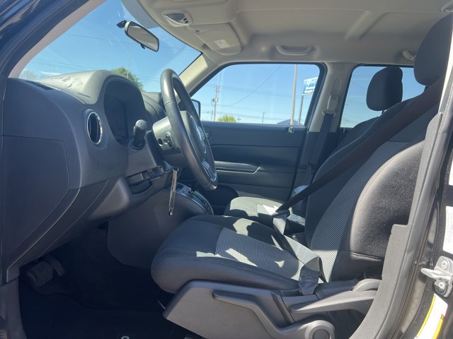 Vehicle image 12 of 25