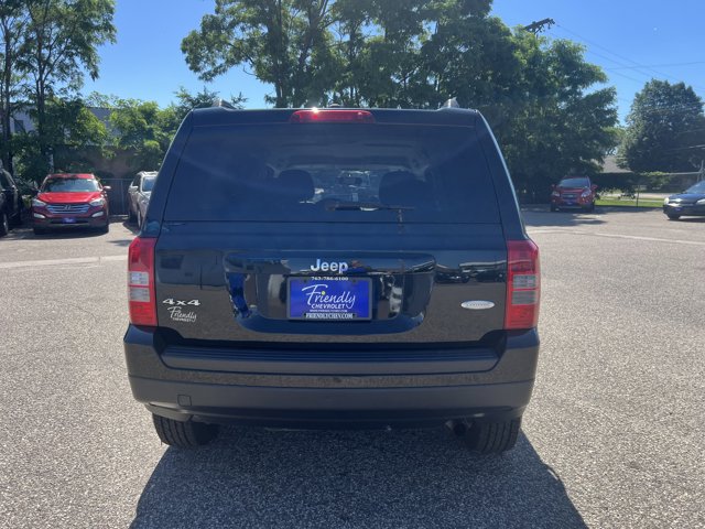 Vehicle image 6 of 25