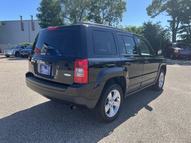 Vehicle image 5 of 25