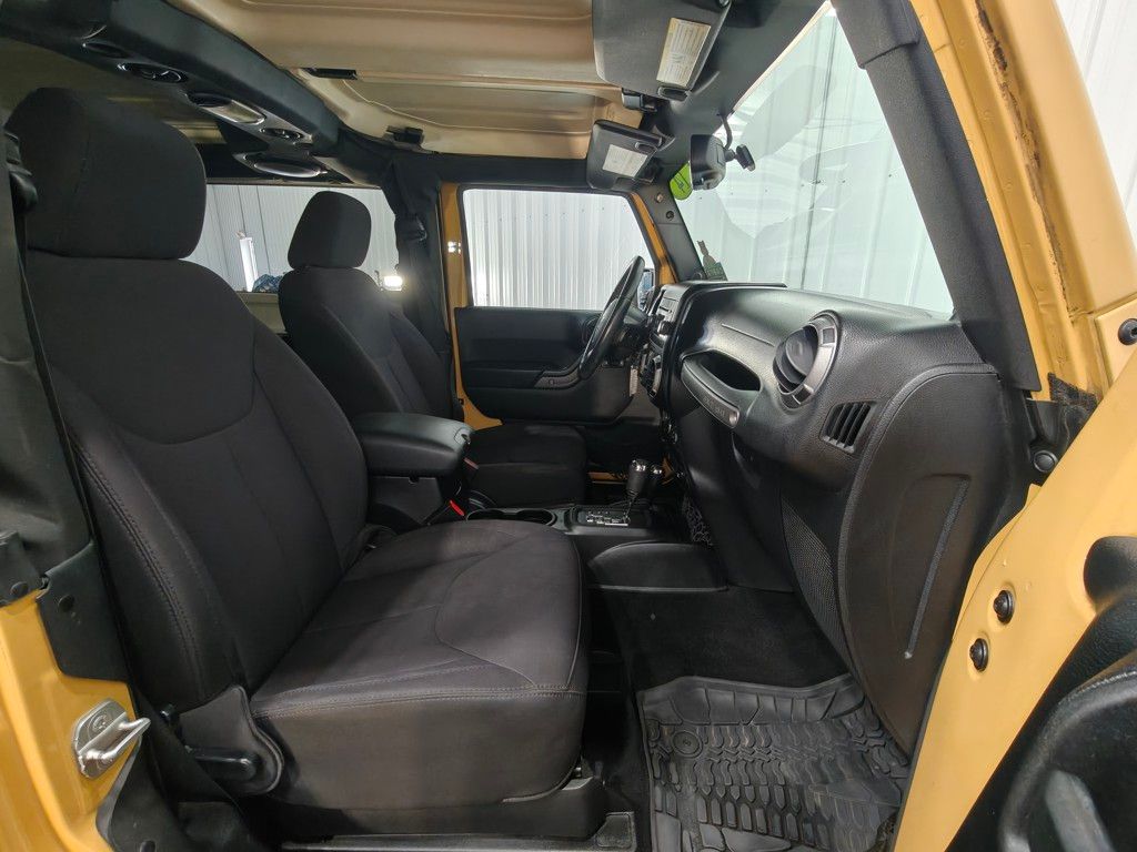 Vehicle image 23 of 37