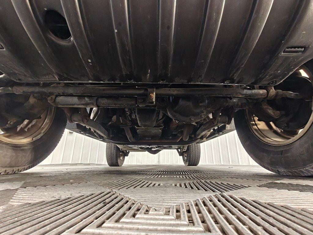 Vehicle image 31 of 37