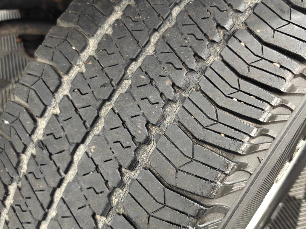 Vehicle image 34 of 37