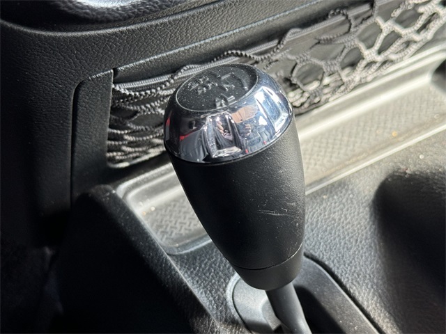 Vehicle image 47 of 52