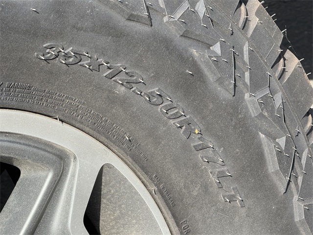 Vehicle image 21 of 52