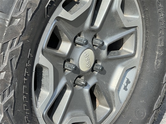 Vehicle image 14 of 52