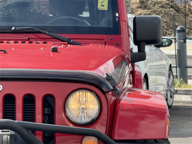 Vehicle image 15 of 52
