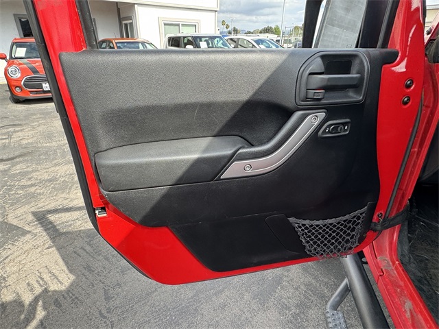 Vehicle image 38 of 52