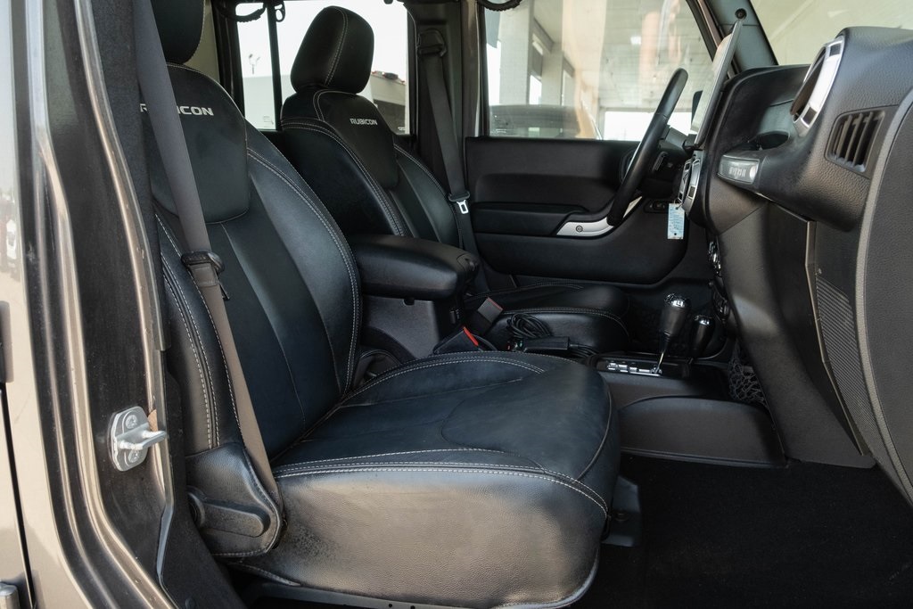 Vehicle image 10 of 16