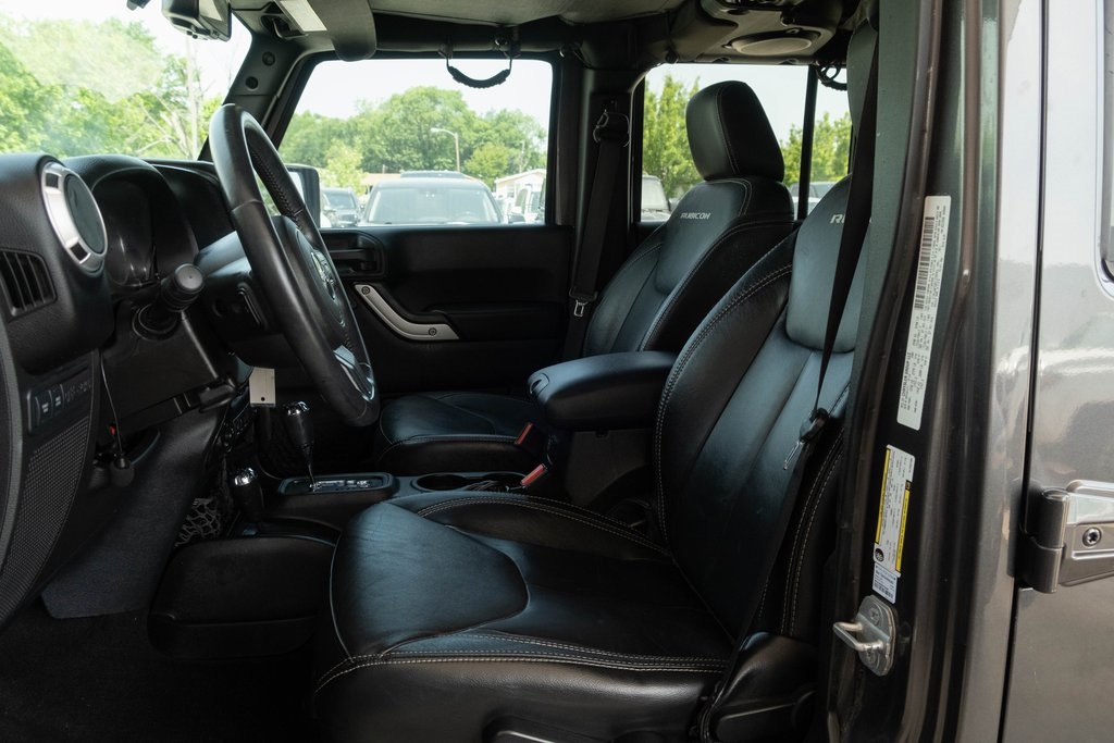 Vehicle image 9 of 16