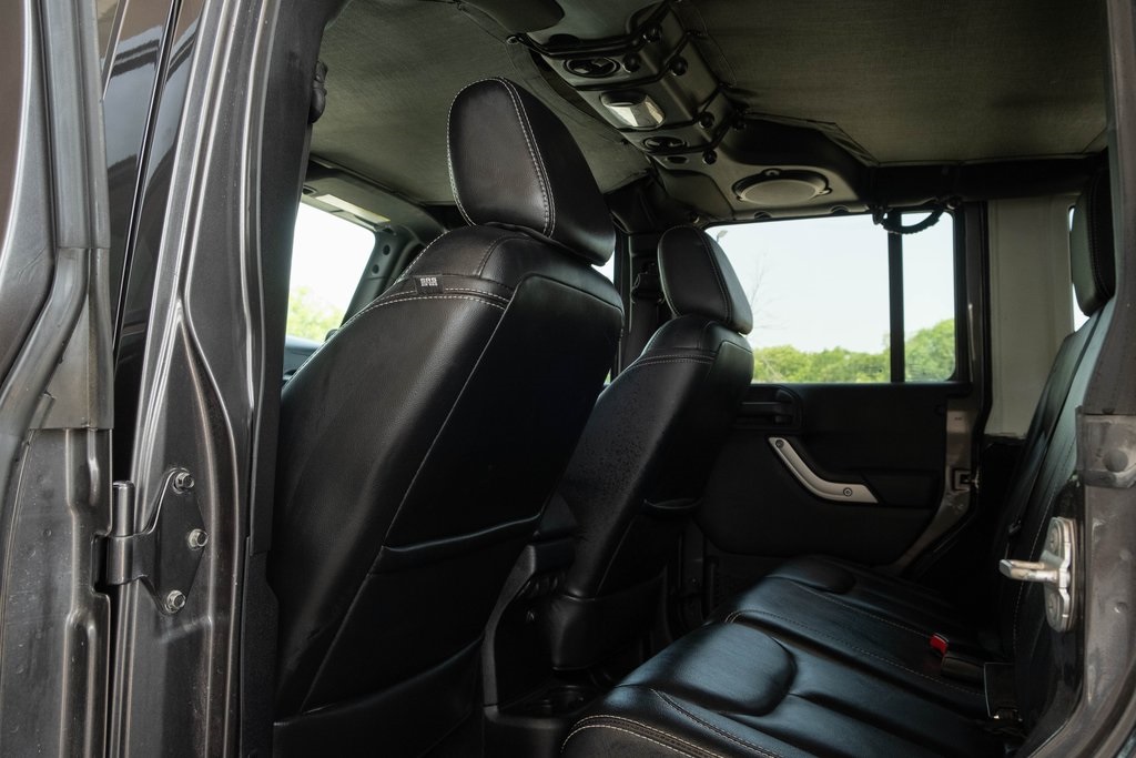 Vehicle image 12 of 16