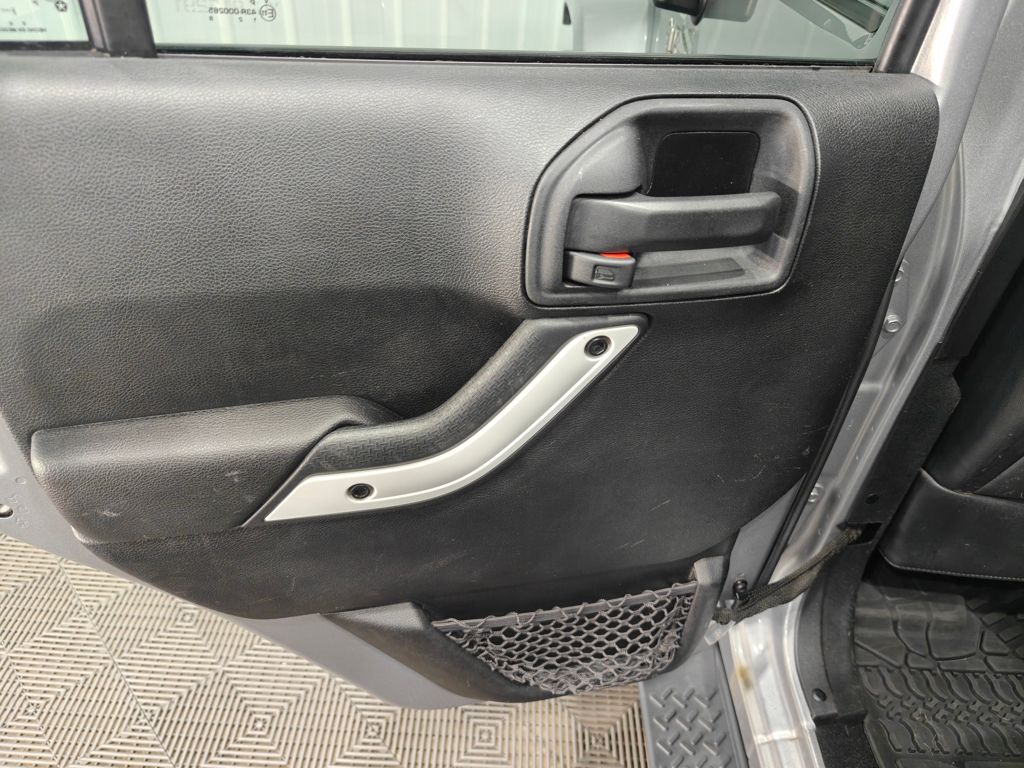 Vehicle image 36 of 49
