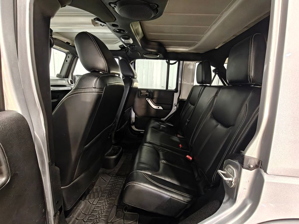 Vehicle image 25 of 49