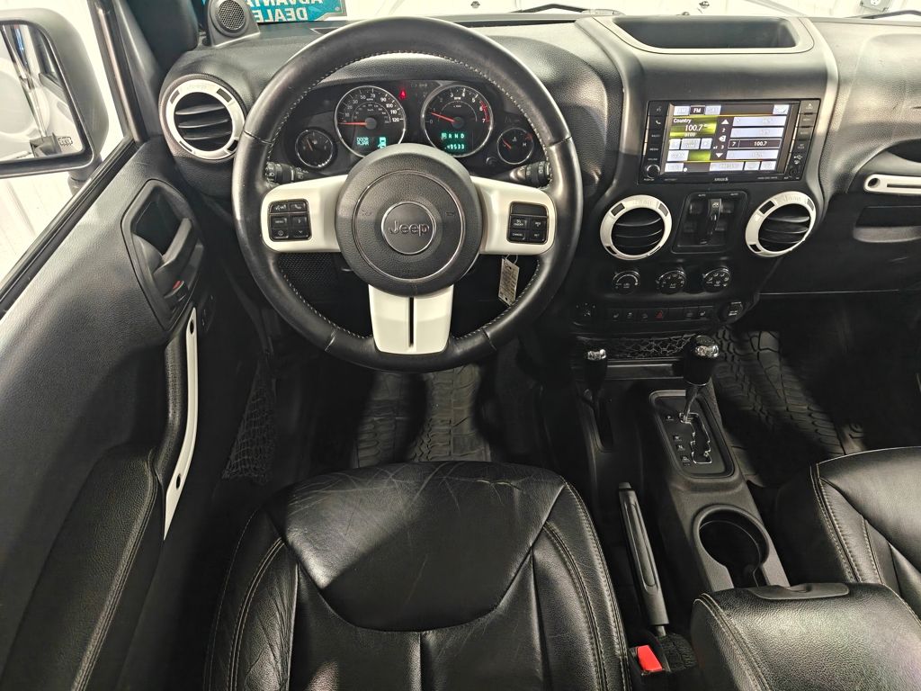 Vehicle image 11 of 49