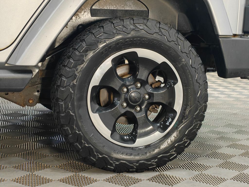 Vehicle image 44 of 49