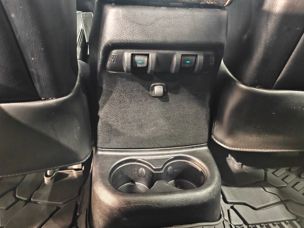 Vehicle image 26 of 49