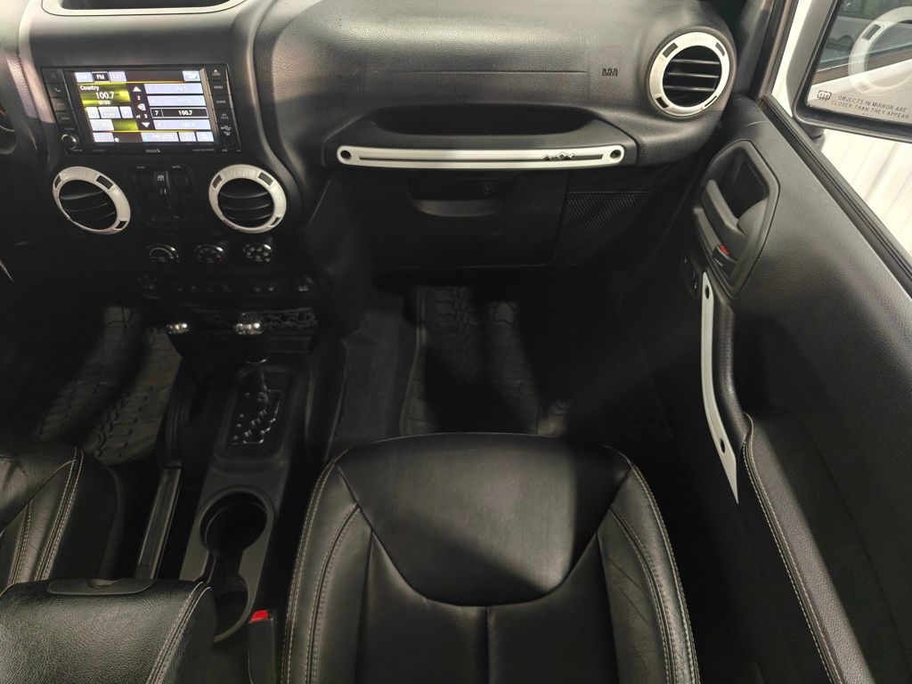 Vehicle image 23 of 49
