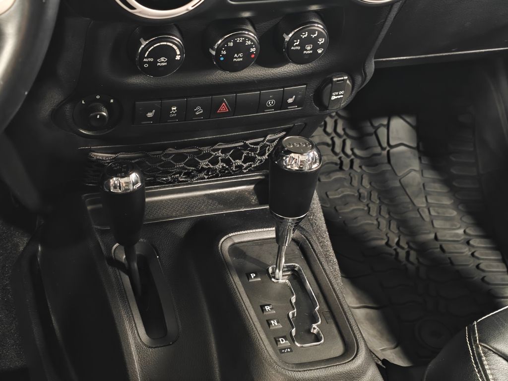 Vehicle image 16 of 49