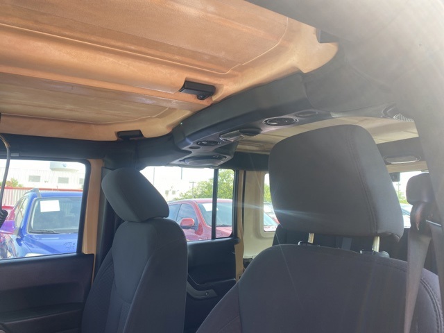 Vehicle image 9 of 28