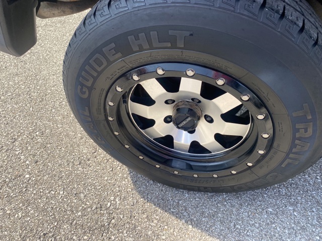 Vehicle image 27 of 28