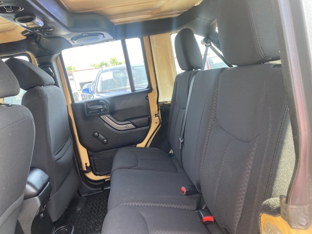 Vehicle image 16 of 28
