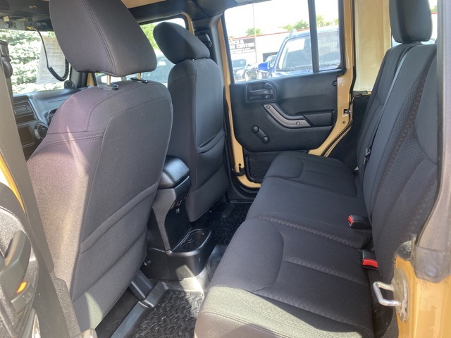 Vehicle image 17 of 28