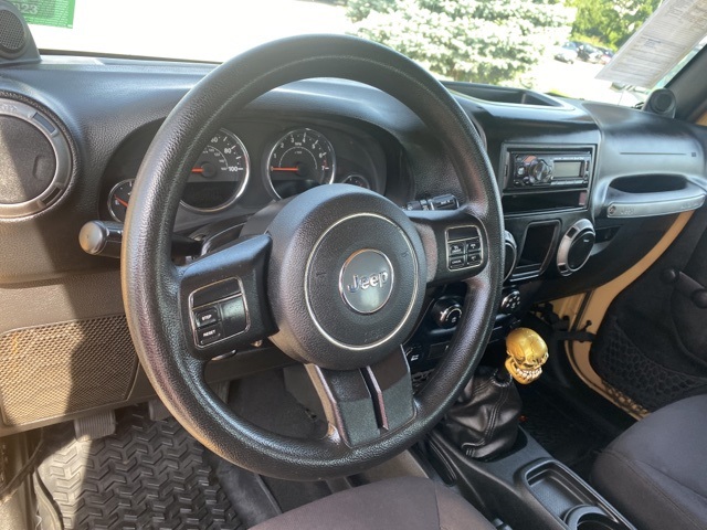 Vehicle image 10 of 28