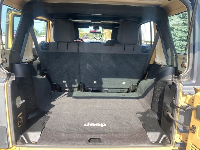 Vehicle image 18 of 28