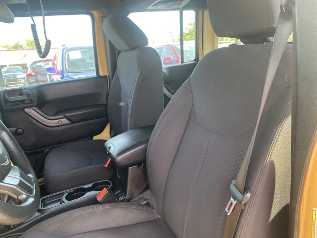 Vehicle image 8 of 28