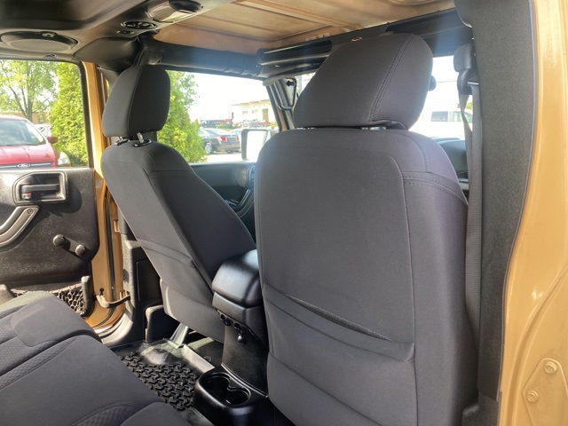 Vehicle image 19 of 28