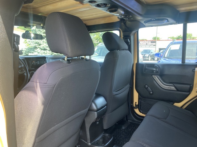 Vehicle image 14 of 28