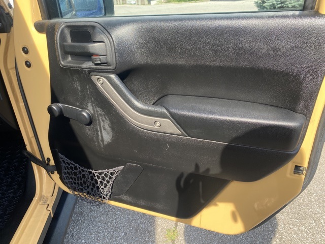 Vehicle image 24 of 28