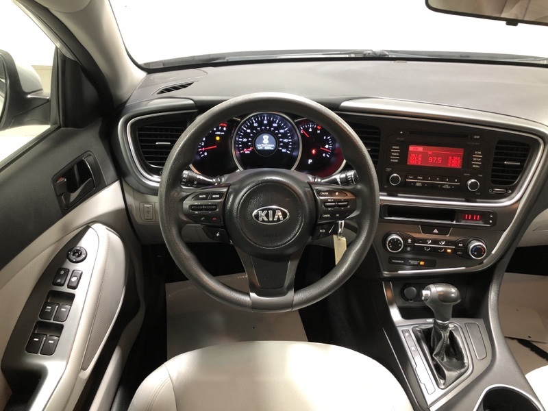 Vehicle image 27 of 32