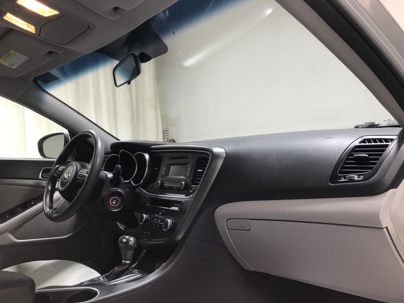 Vehicle image 14 of 32