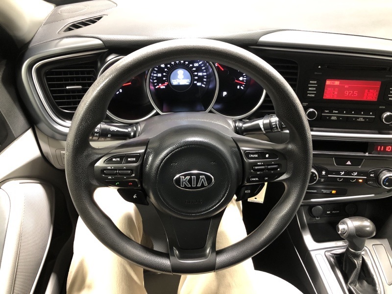 Vehicle image 25 of 32