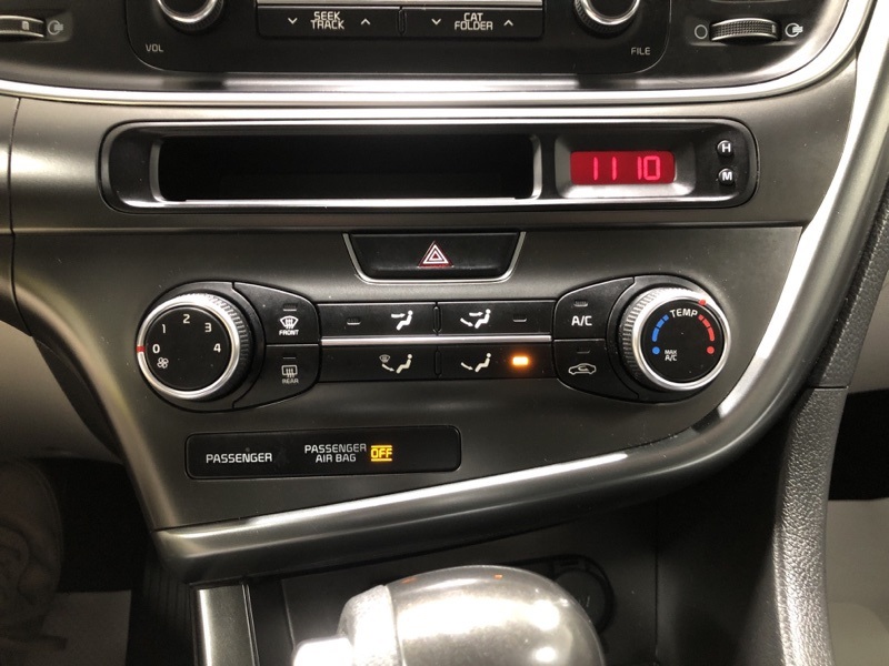 Vehicle image 29 of 32