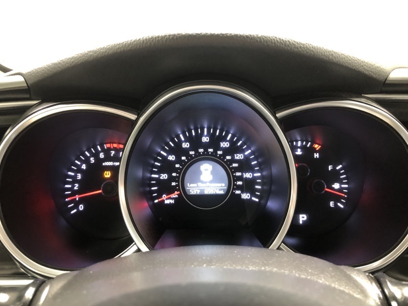 Vehicle image 26 of 32